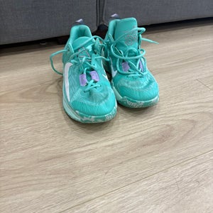 Women's 6Y (Big Kids / Youth) Nike Giannis Immortality 2 Shoes (Used)