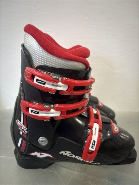 Mondo Size 22 Boys Size 4 Girls Size 5 Nordica GP T3 Super Downhill Ski Boots.