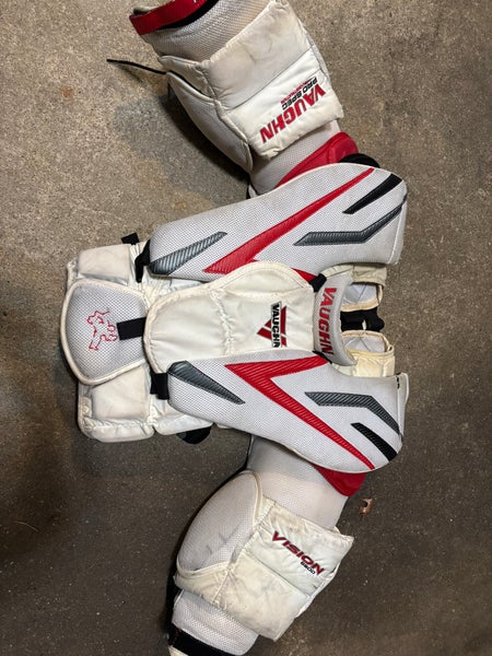Small Vaughn Vision 9500 Goalie Chest Protector (Used)