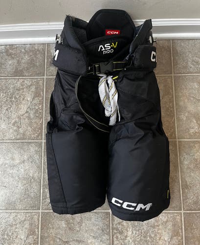 Junior Large CCM Tacks AS-V Pro Hockey Pants (Used)
