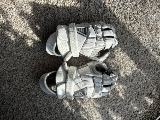 Maverik M5 Lacrosse Gloves 13" (Used)