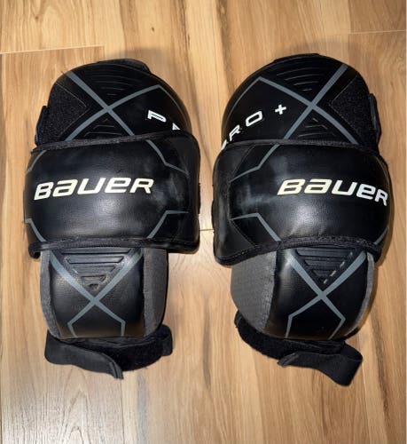 Pro Return Bauer Pro+ Goalie Knee Pads (Used) St. Louis Blues Pro Return