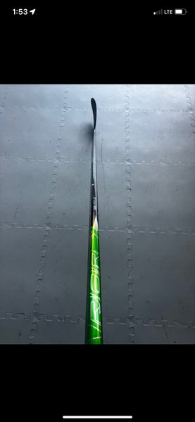 Senior Bauer Vapor FlyLite Right Handed Hockey Stick P28 77 Flex (New)
