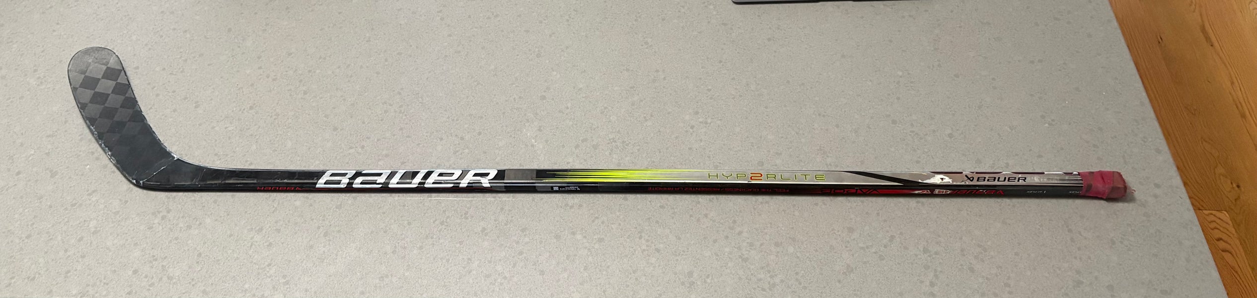 Junior Bauer Vapor Hyperlite 2 Right Handed Hockey Stick P90TM 40 Flex (Used)