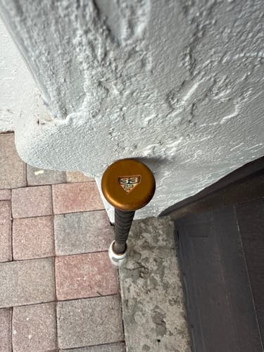 2023 DeMarini Whisper Composite Bat (-10) 23 oz 33" (Used)