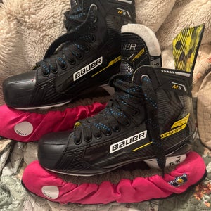2022 Bauer Supreme M3 Hockey Skates Extra Wide Width 6 (Used)