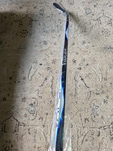 Senior Bauer Vapor FlyLite Left Hand Hockey Stick P28 70 Flex (New)