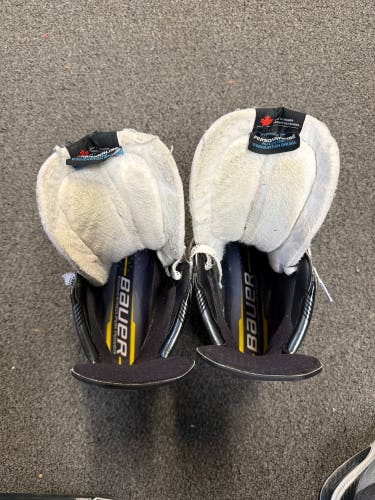 Pros stock Bauer Supreme Mach Hockey Skates 10.5 (Used)