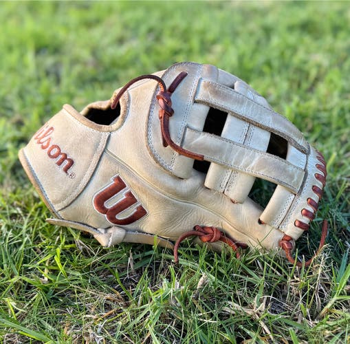 Wilson A2000 RH Infield Baseball Glove 11.5" (Used)