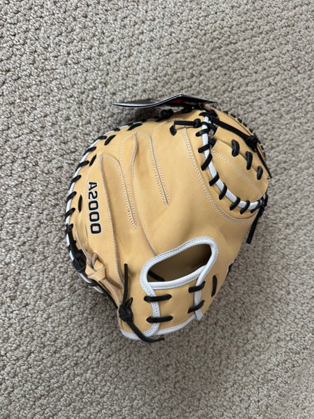 2025 Wilson A2000 RH Catcher's Baseball Glove 33" (New)