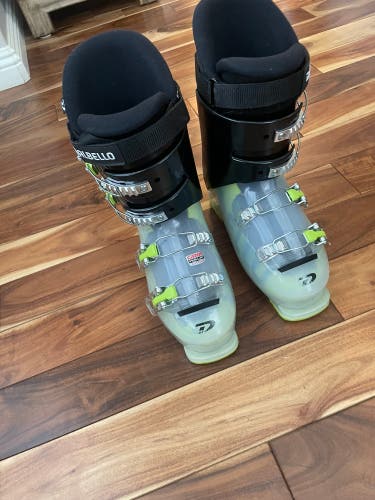 Mondo 25 & 25.5 Dalbello Menace 4 Ski Boots (Used)