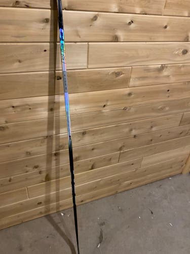 Intermediate CCM JetSpeed FT8 Pro Right Handed Hockey Stick P28 65 Flex (Used)