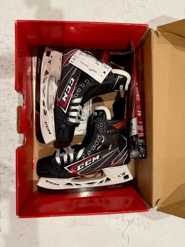 2021 CCM JetSpeed FT2 Hockey Skates Regular Width Pro Stock 11 (New)