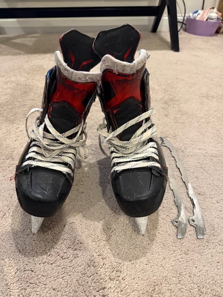CCM JetSpeed FT1 Hockey Skates Regular Width 11 (Used)