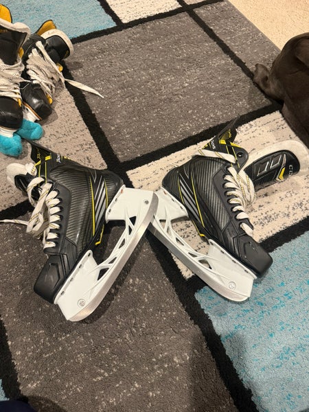 2016 CCM Tacks 4092 Hockey Skates Extra Wide Width 8 (Used)