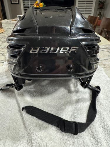 Medium Bauer Re-Akt 155 Helmet (Used)