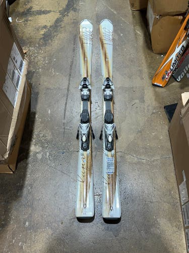 Volkl Attiva Luna 156 cm Skis