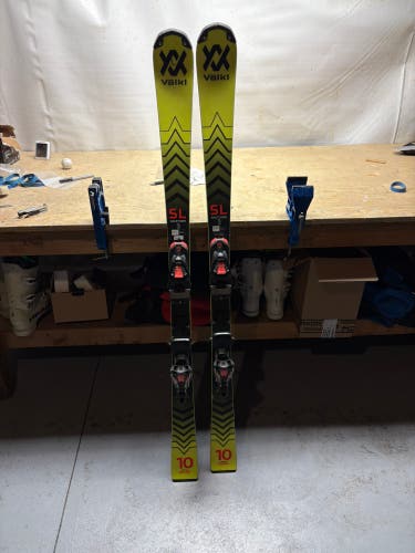 Unisex 2024 Volkl Racetiger SL 143 cm Racing Skis With Bindings Max Din 10 (Used)