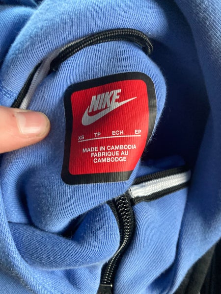Blue Boys XS Nike Sweatshirt (Used)