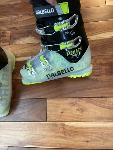 Mondo 25 & 25.5 Dalbello Menace 4 Ski Boots (Used)