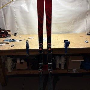Unisex 2024 Volkl Racetiger GS 165 cm Racing Skis With Bindings Max Din 10 (Used)