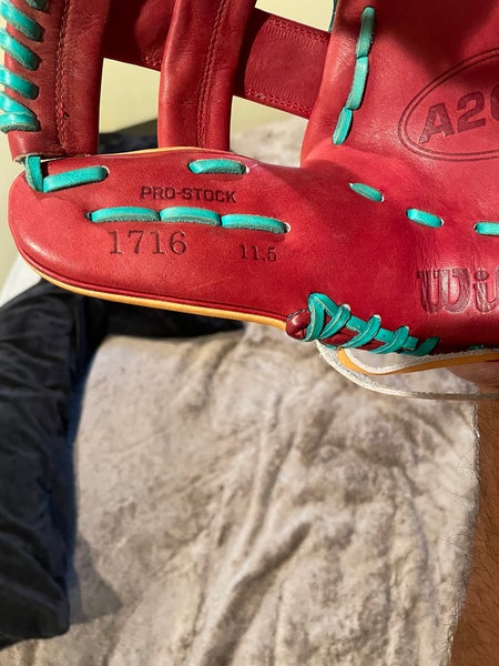 Wilson A2000 RH Infield Baseball Glove 11.5" (Used)