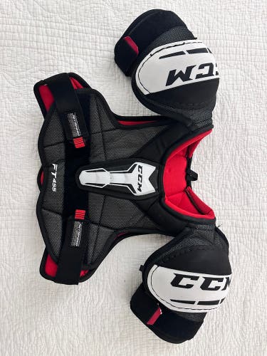 Medium Junior CCM JetSpeed FT455 Shoulder Pads (Used)