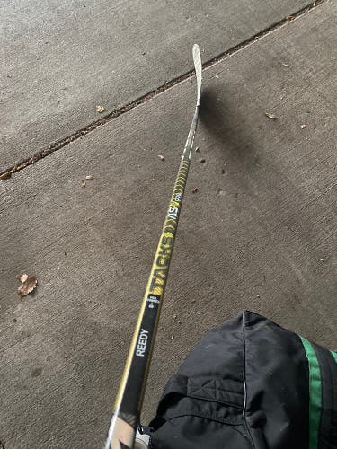 Senior CCM Super Tacks AS-V Right Handed Hockey Stick P28 85 Flex Pro Stock (Used)