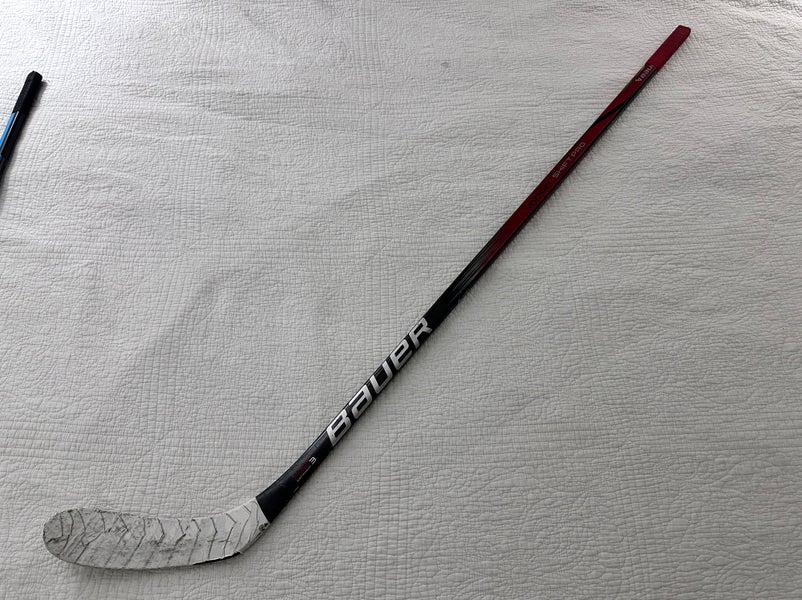 Intermediate Bauer Vapor X5 Pro Right Handed Hockey Stick P28 55 Flex (Used)
