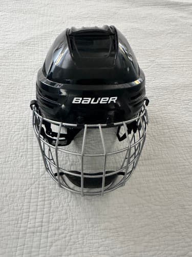 Large Bauer Re-Akt 85 Helmet (New)