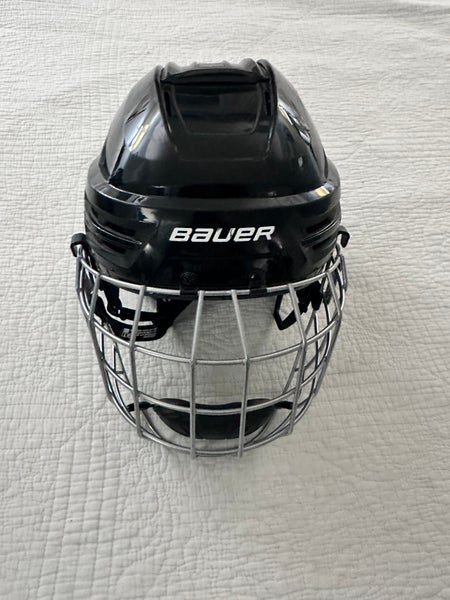 Large Bauer Re-Akt 85 Helmet (New)