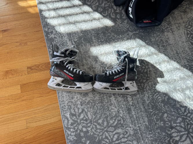 Bauer Vapor X3 Hockey Skates Pro Stock 8.5 (Used)