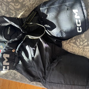 Men's Senior Small CCM Hockey Pants (Used)
