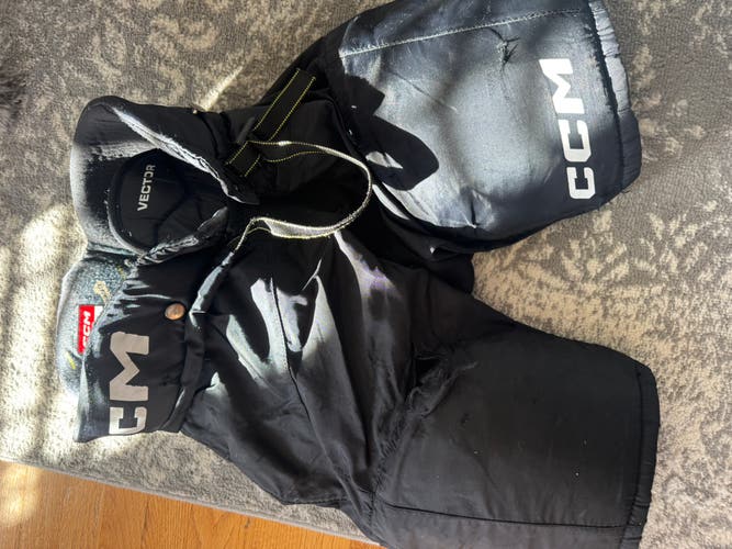 Men's Senior Small CCM Hockey Pants (Used)