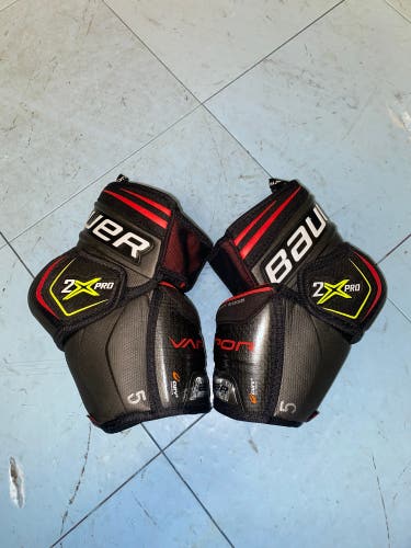 New Bauer Vapor 2x Pro Elbows Senior Small