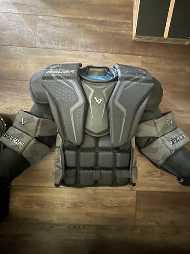 Medium Bauer Elite Goalie Chest Protector (New)