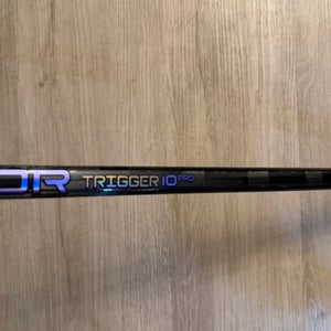 Senior CCM Ribcor Trigger 10 Pro Right Handed Hockey Stick P28 65 Flex (New)