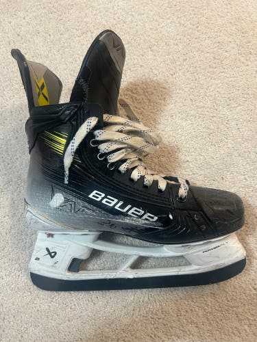 2024 Bauer Vapor Hyperlite 2 Hockey Skates 6.5 (Used)