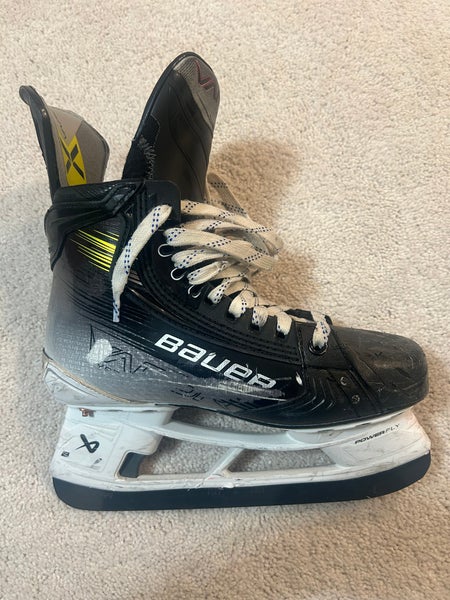 2024 Bauer Vapor Hyperlite 2 Hockey Skates 6.5 (Used)