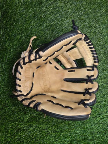 Wilson RH Infield A2000 1786 Baseball Glove 11.5" (Used)