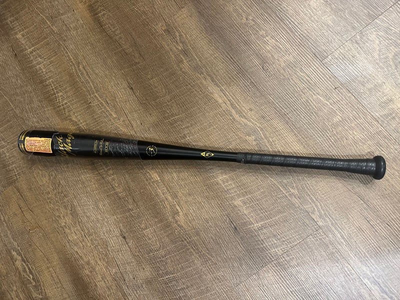 2023 Easton Black Magic Alloy BBCOR Certified Bat (-3) 30 oz 33" (New)