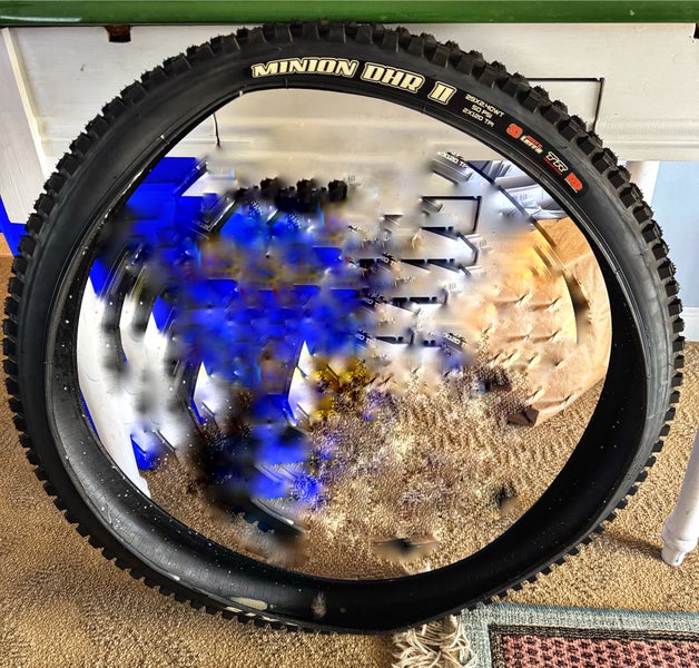 New Maxis Minion DHR II 29” mountain bike Tire.