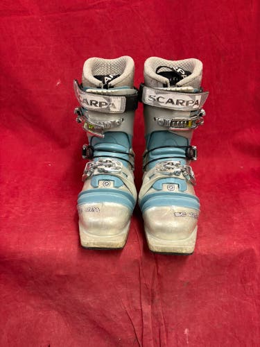 Mondo 25 & 25.5 Scarpa Telemark Ski Boots (Used)