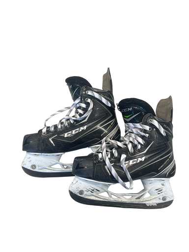 Used CCM PLATINUM RIBCORE Junior Hockey Skate Junior 04 11682-S000124072
