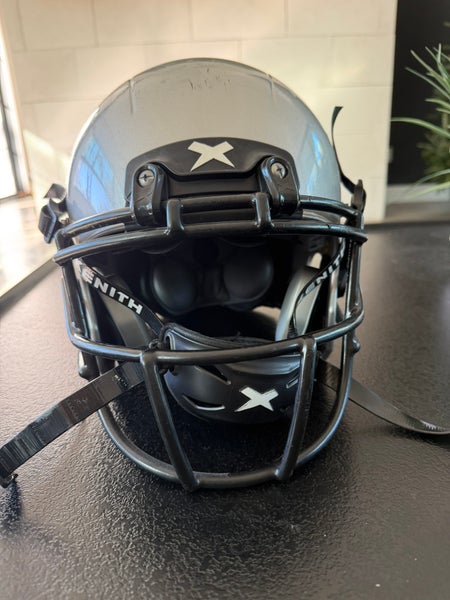 Youth Small Xenith X2E Helmet (Used)