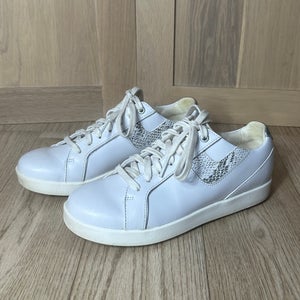 FootJoy Women's FJ Links White / Snake Golf Shoes Spikeless 7 M Retail $130