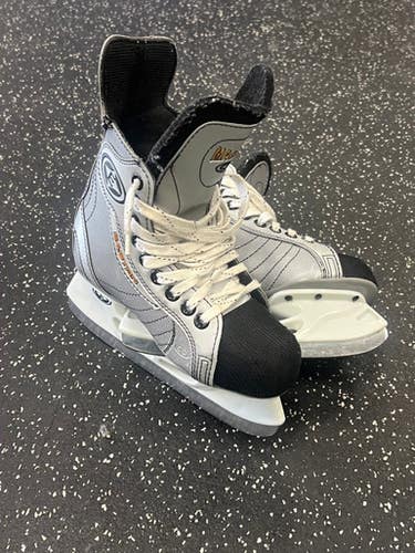 Used Easton MAGNUM Junior Hockey Skate Junior 01 11849-S000034008