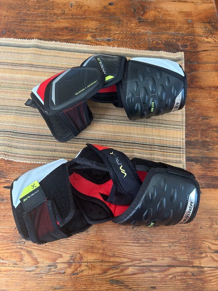 Senior Large Bauer Vapor Hyperlite Elbow Pads (Used)