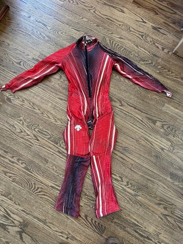 Ski Race Suit with Padding for Slalom, Unisex XS Descente (Used)