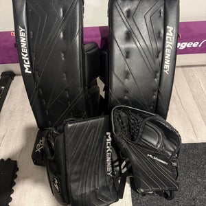 30" Mckenney Regular Goalie Full Set (Used)